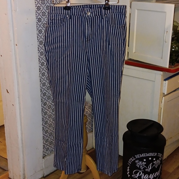 Chaps jeans sz 12 / 31 mid crop kick - Picture 1 of 3